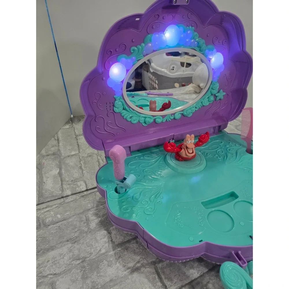 Disney Little Mermaid Princess Ariel Music Lights Portable Vanity VIDEO Comb
